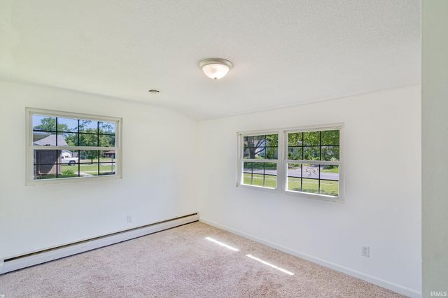 2715 Farnsworth Drive, Fort Wayne, IN 46805