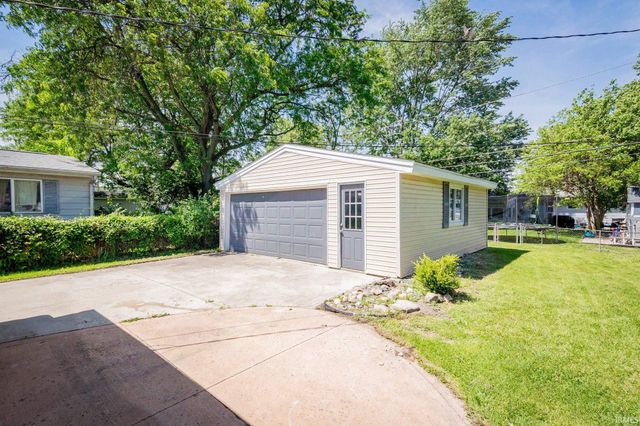 2715 Farnsworth Drive, Fort Wayne, IN 46805