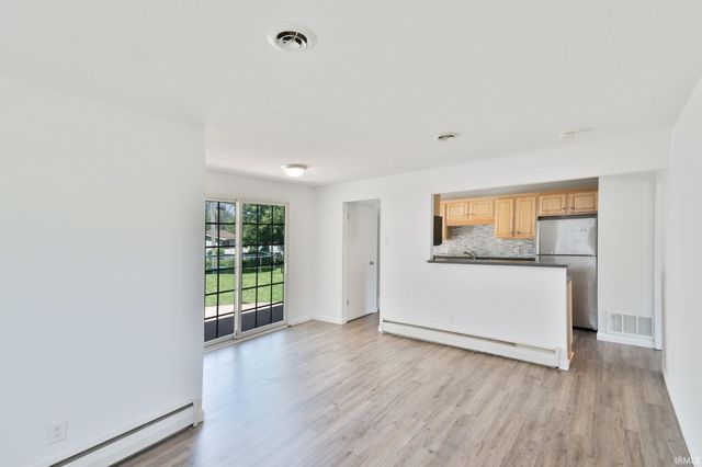 2715 Farnsworth Drive, Fort Wayne, IN 46805