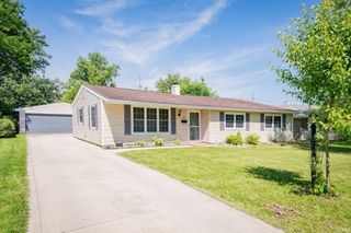 2715 Farnsworth Drive, Fort Wayne, IN 46805