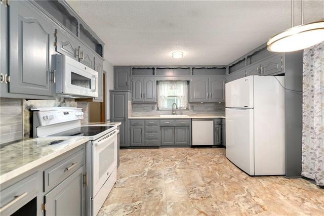 12000 E 62nd Street, Kansas City, MO 64133