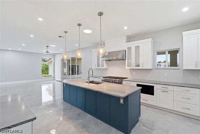 4837 Tarpon AVE, Bonita Springs, FL 34134