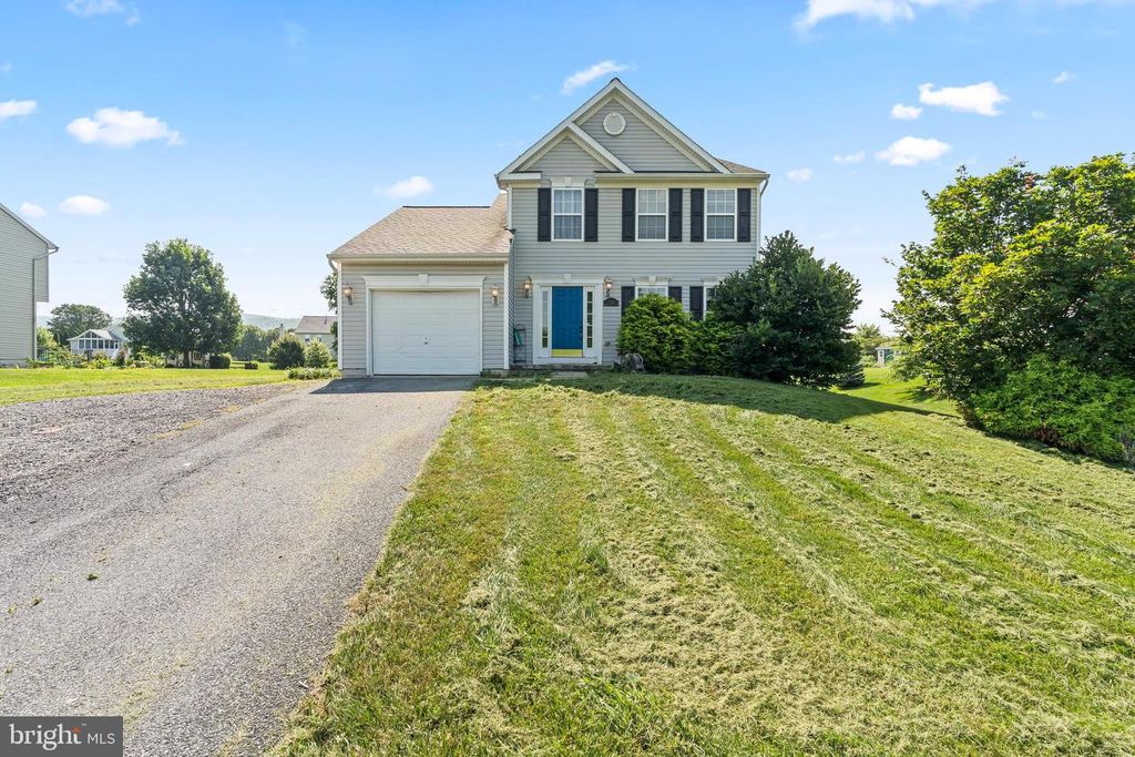 2842 BIG DIPPER LANE, Chambersburg, PA 17202