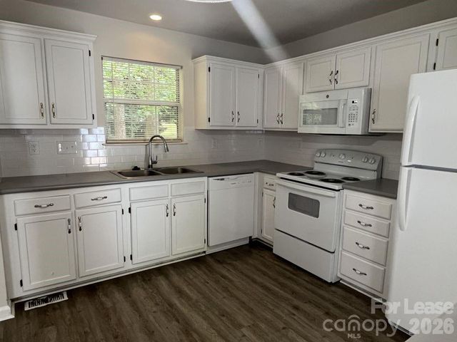 3122 Periwinkle Court, Charlotte, NC 28269