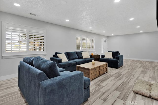 17041 Fairburn Street, Hesperia, CA 92345