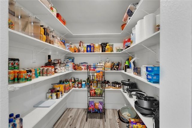 17041 Fairburn Street, Hesperia, CA 92345