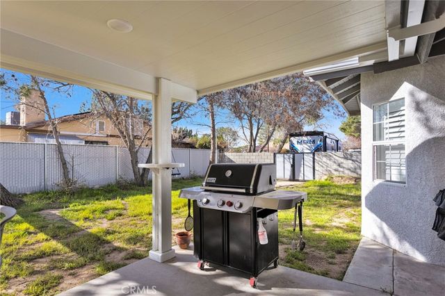 17041 Fairburn Street, Hesperia, CA 92345