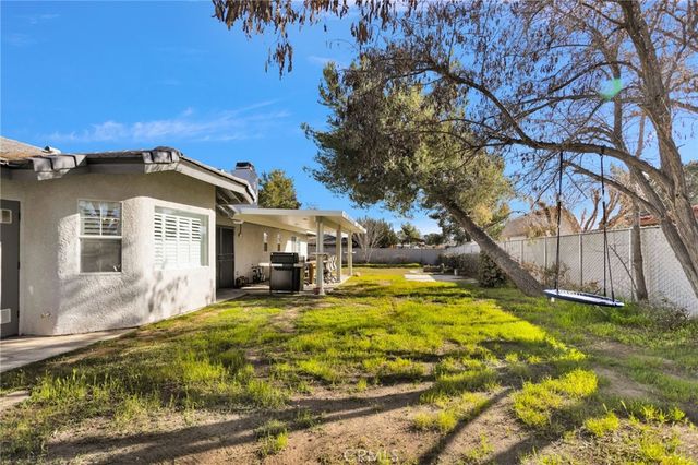 17041 Fairburn Street, Hesperia, CA 92345