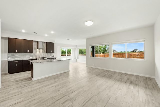 920 Elk Ridge Run, Godley, TX 76044