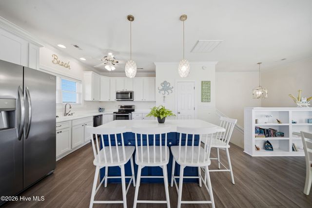 1402 S Anderson Boulevard, Holly Ridge, NC 28445