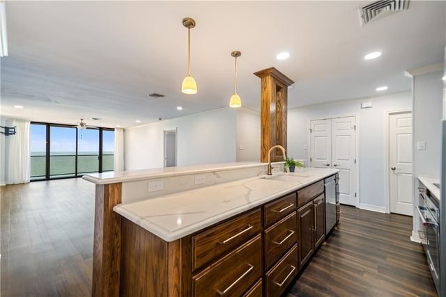 1400 Ocean Dr 601-A, Corpus Christi, TX 78404