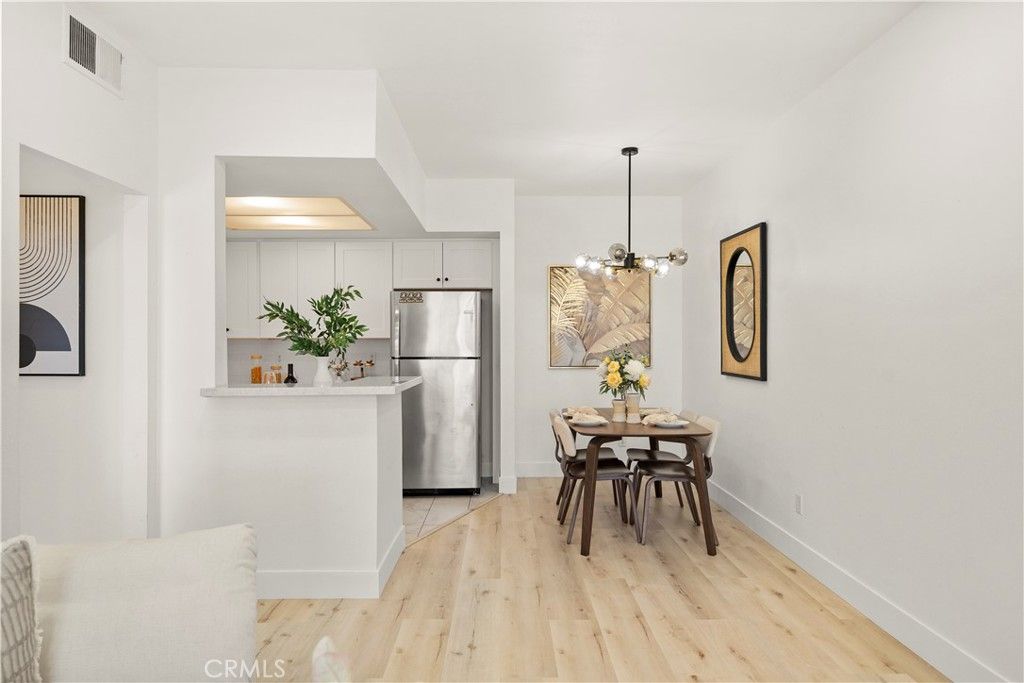 Image 11 of property listing at 69 Alicante Aisle, Irvine, CA 92614