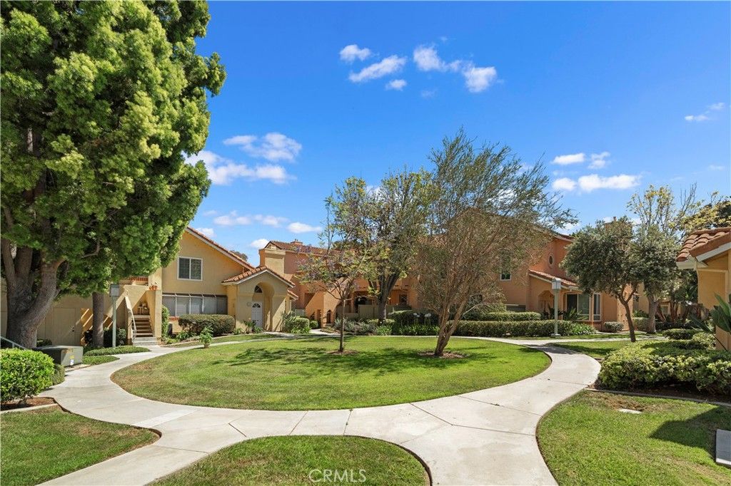 Image 27 of property listing at 69 Alicante Aisle, Irvine, CA 92614