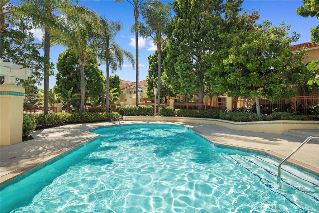 Image 29 of property listing at 69 Alicante Aisle, Irvine, CA 92614