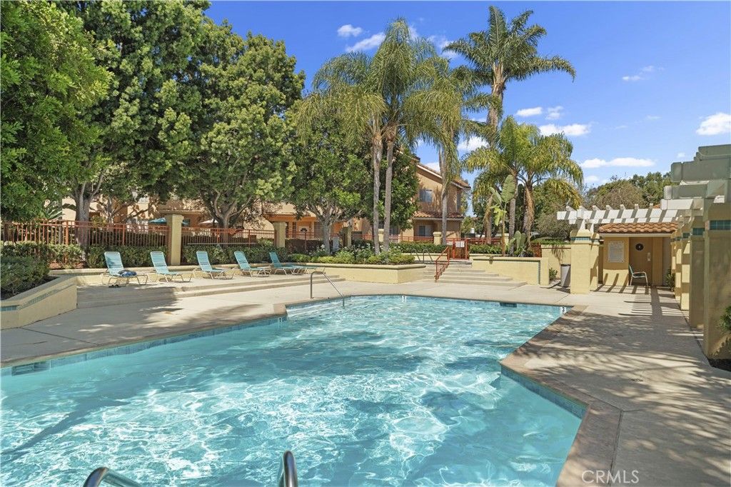 Image 30 of property listing at 69 Alicante Aisle, Irvine, CA 92614