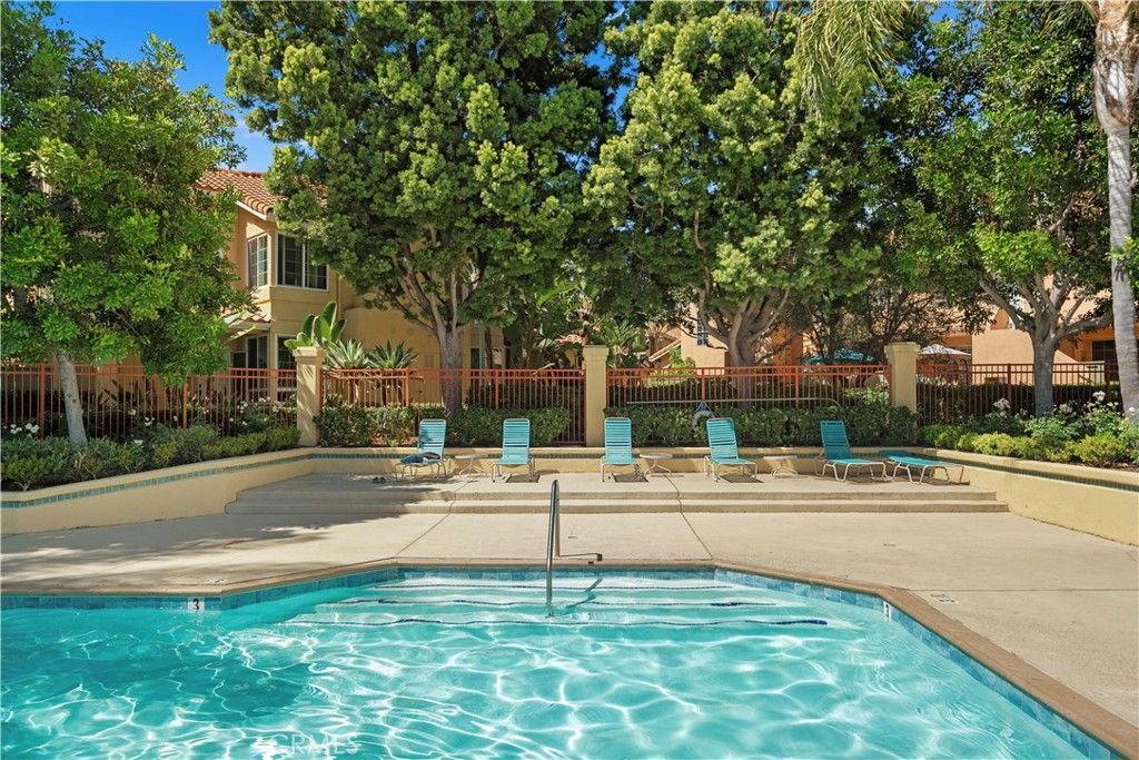 Image 31 of property listing at 69 Alicante Aisle, Irvine, CA 92614