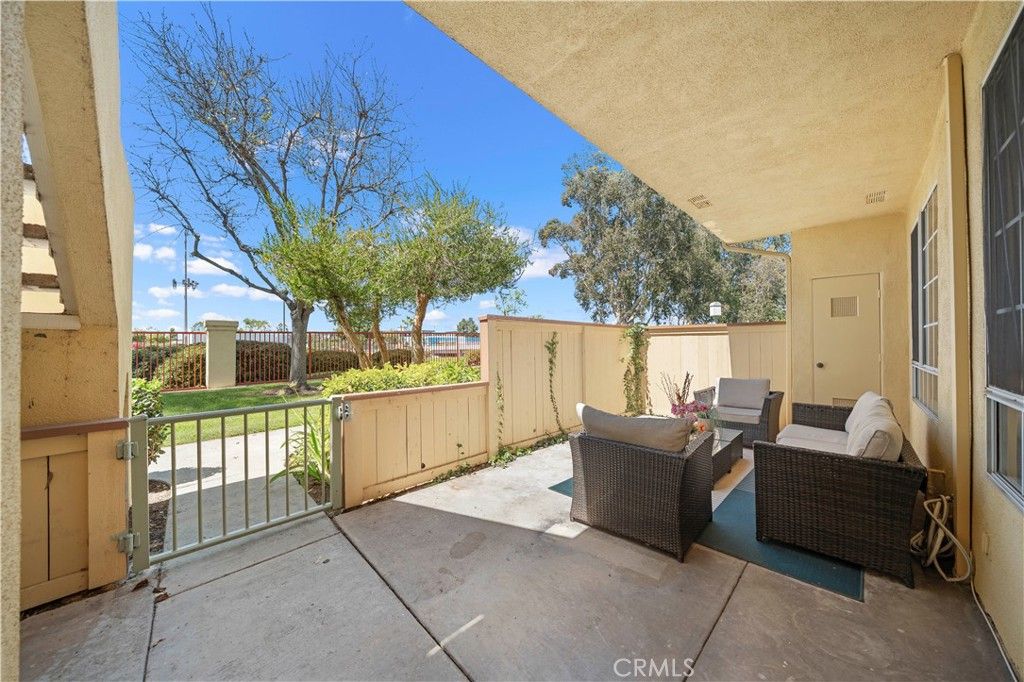 Image 4 of property listing at 69 Alicante Aisle, Irvine, CA 92614