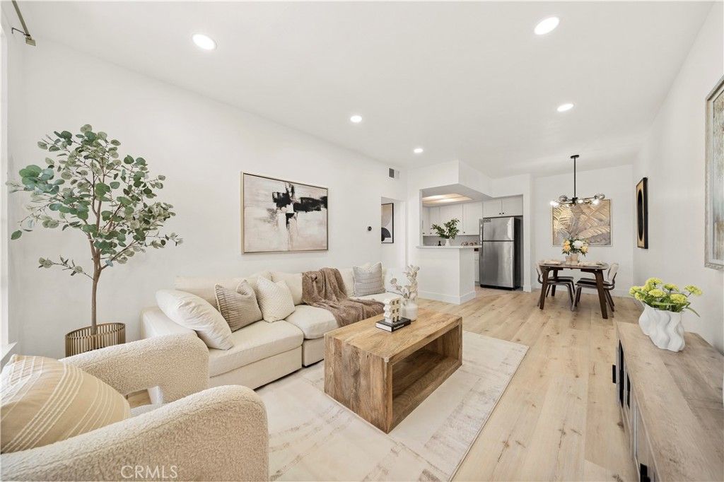 Image 5 of property listing at 69 Alicante Aisle, Irvine, CA 92614