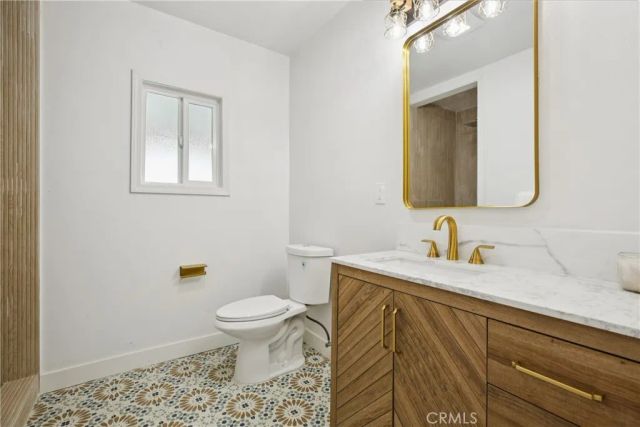 701 E Willow, Signal Hill, CA 90755