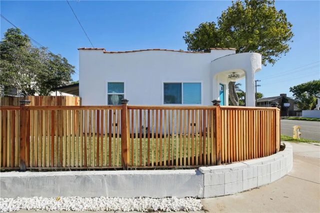 701 E Willow, Signal Hill, CA 90755