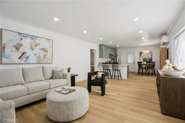 701 E Willow, Signal Hill, CA 90755