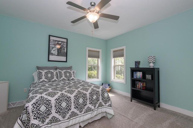 W175N5262 Highridge DRIVE, Menomonee Falls, WI 53051
