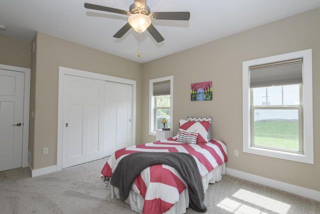 W175N5262 Highridge DRIVE, Menomonee Falls, WI 53051