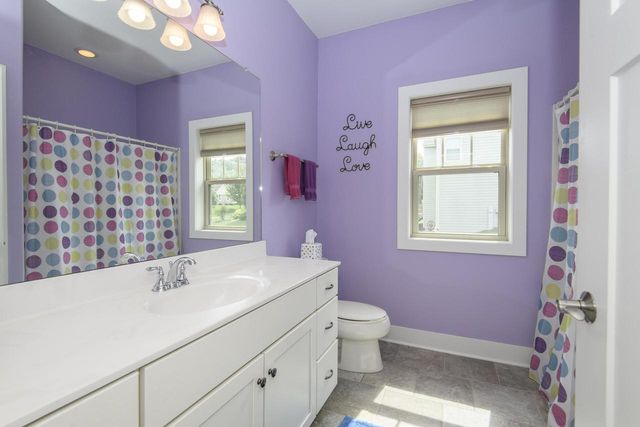 W175N5262 Highridge DRIVE, Menomonee Falls, WI 53051