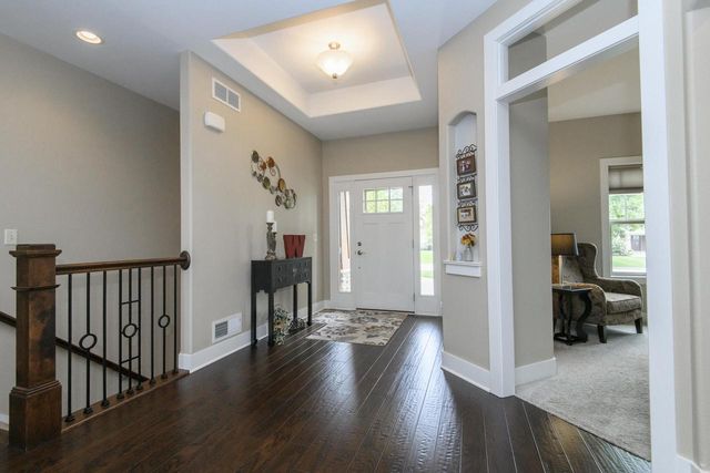 W175N5262 Highridge DRIVE, Menomonee Falls, WI 53051
