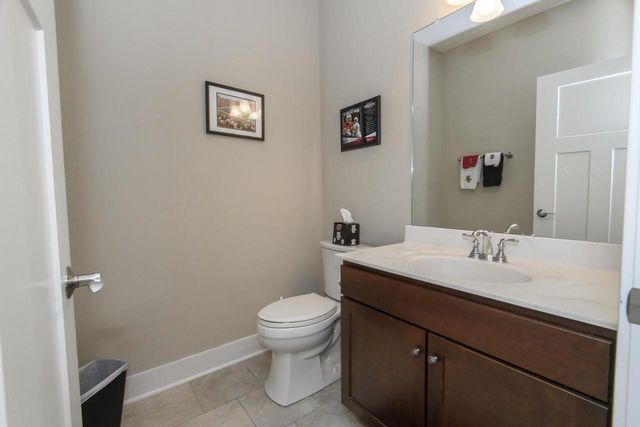 W175N5262 Highridge DRIVE, Menomonee Falls, WI 53051