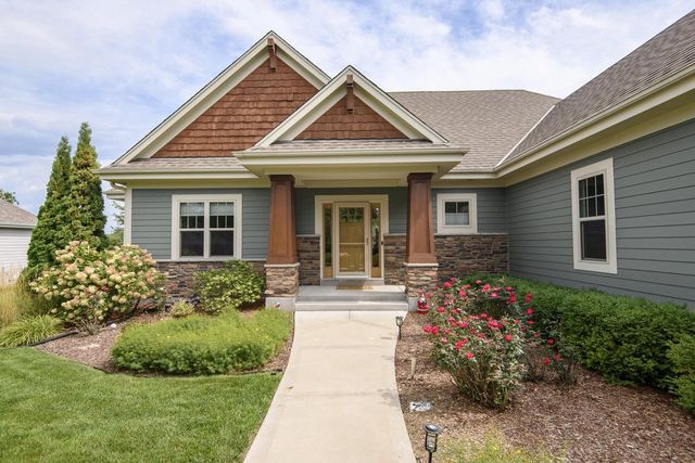 W175N5262 Highridge DRIVE, Menomonee Falls, WI 53051