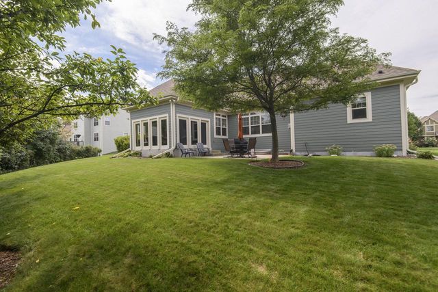 W175N5262 Highridge DRIVE, Menomonee Falls, WI 53051