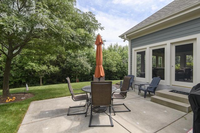 W175N5262 Highridge DRIVE, Menomonee Falls, WI 53051