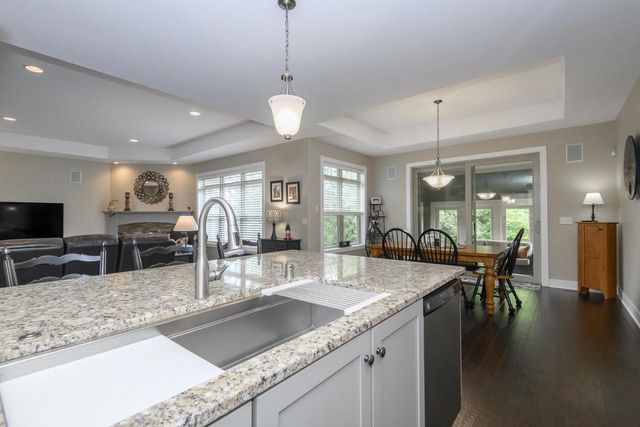 W175N5262 Highridge DRIVE, Menomonee Falls, WI 53051