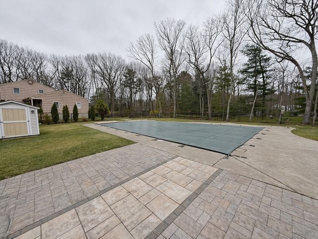 91 Loganberry Dr, Abington, MA 02351