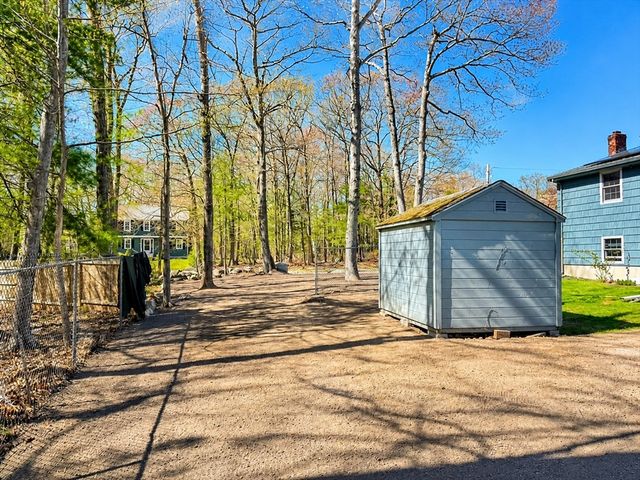 91 Loganberry Dr, Abington, MA 02351