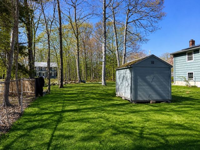 91 Loganberry Dr, Abington, MA 02351