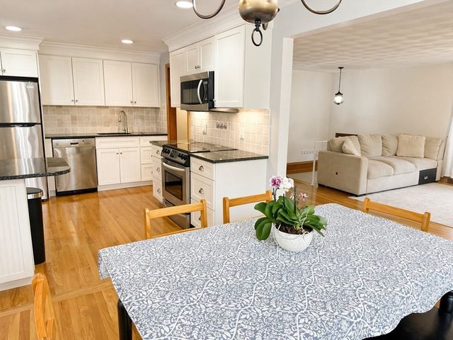 91 Loganberry Dr, Abington, MA 02351