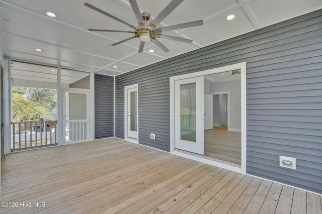 228 NE 38th Street, Oak Island, NC 28465