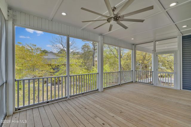 228 NE 38th Street, Oak Island, NC 28465