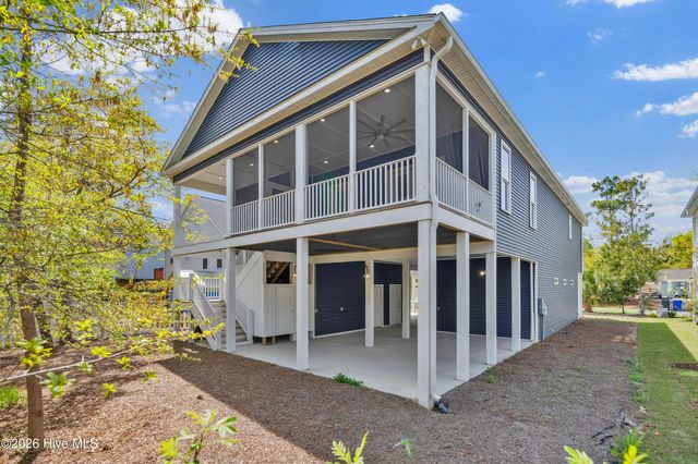 228 NE 38th Street, Oak Island, NC 28465