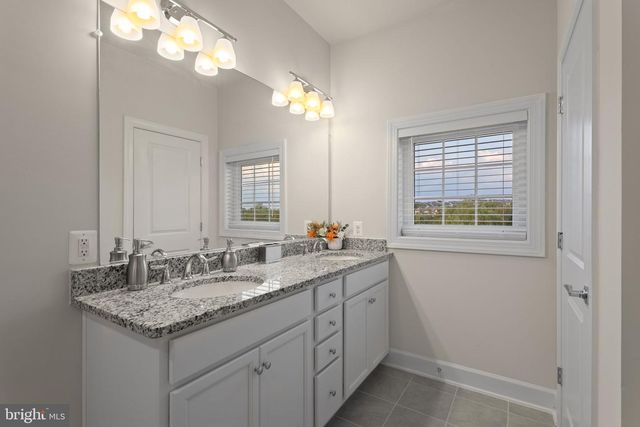 23516-H OVERLOOK PARK DR #D8, Clarksburg, MD 20871