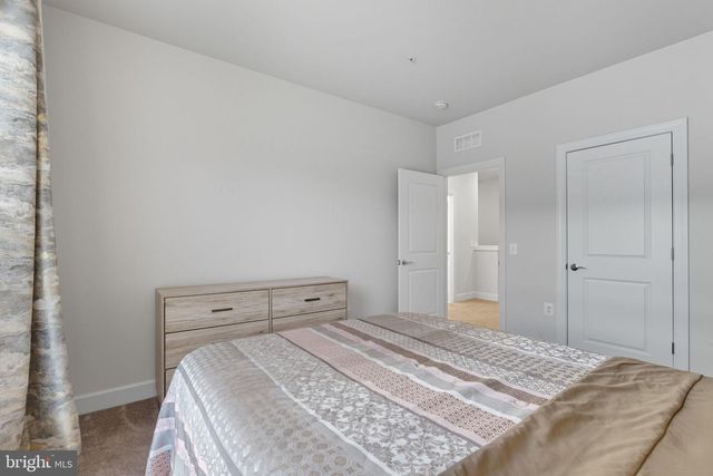 23516-H OVERLOOK PARK DR #D8, Clarksburg, MD 20871