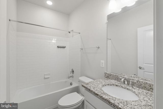 23516-H OVERLOOK PARK DR #D8, Clarksburg, MD 20871