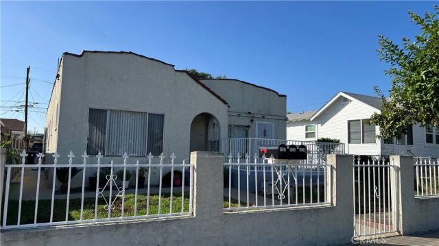1127 Calzona, Los Angeles, CA 90023