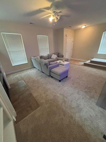 206 Lamplight Court, Delaware, OH 43015