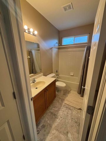206 Lamplight Court, Delaware, OH 43015