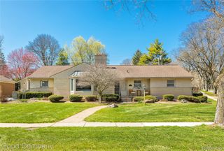 2135 Vinsetta Boulevard, Royal Oak, MI 48073