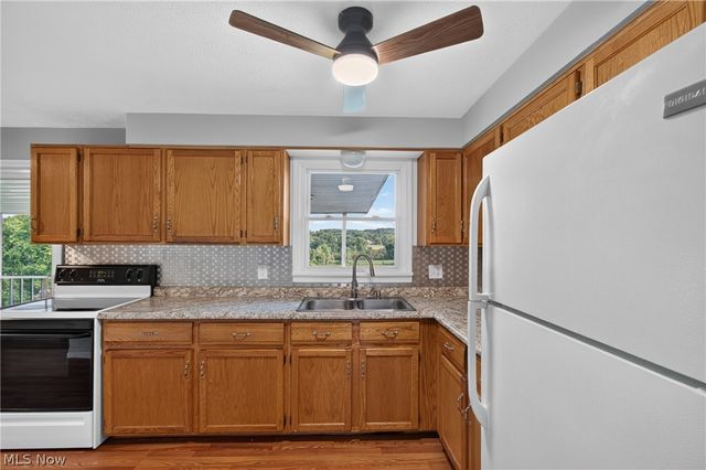 3865 Seeman Street SW, East Sparta, OH 44626