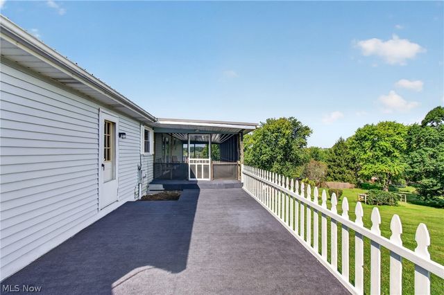 3865 Seeman Street SW, East Sparta, OH 44626